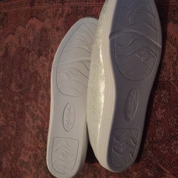 Soft Style Hush Puppies Size US 7 - Picture 5 of 6